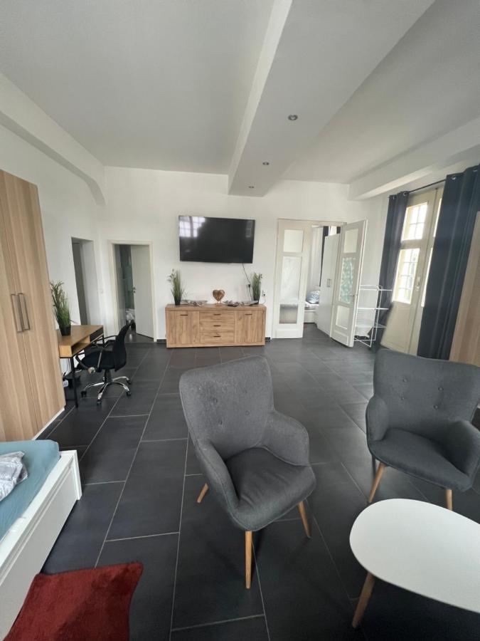 Viersen Schoene Apartments Am Duelkener Bahnhof Bagian luar foto