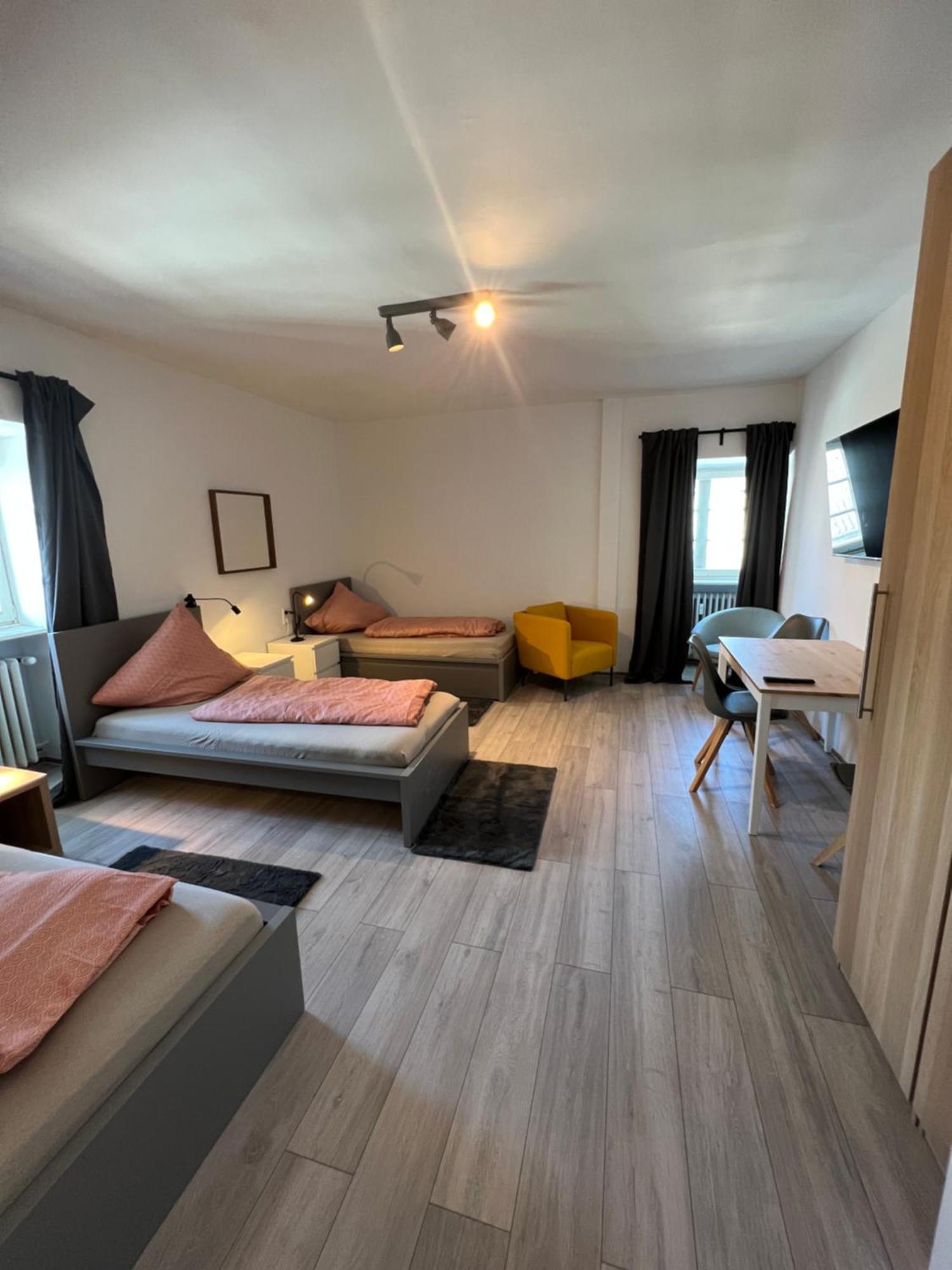 Viersen Schoene Apartments Am Duelkener Bahnhof Bagian luar foto