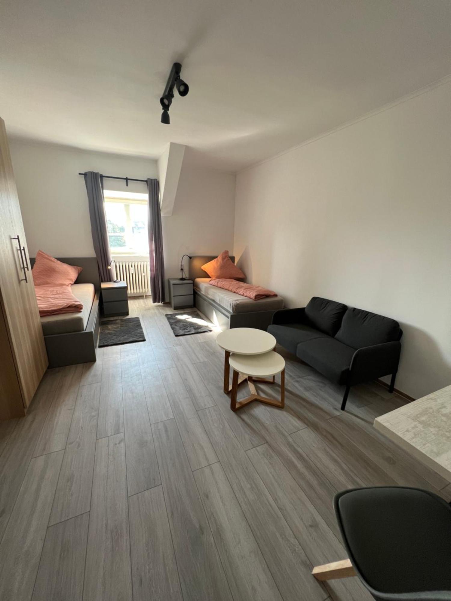 Viersen Schoene Apartments Am Duelkener Bahnhof Bagian luar foto
