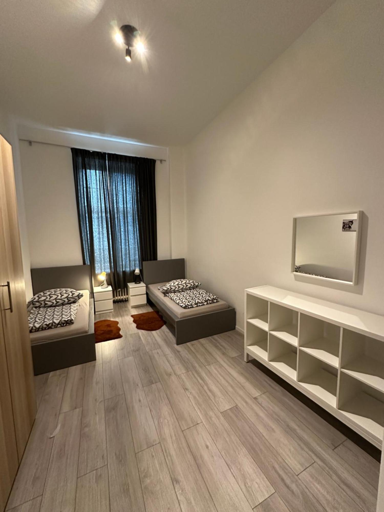 Viersen Schoene Apartments Am Duelkener Bahnhof Bagian luar foto