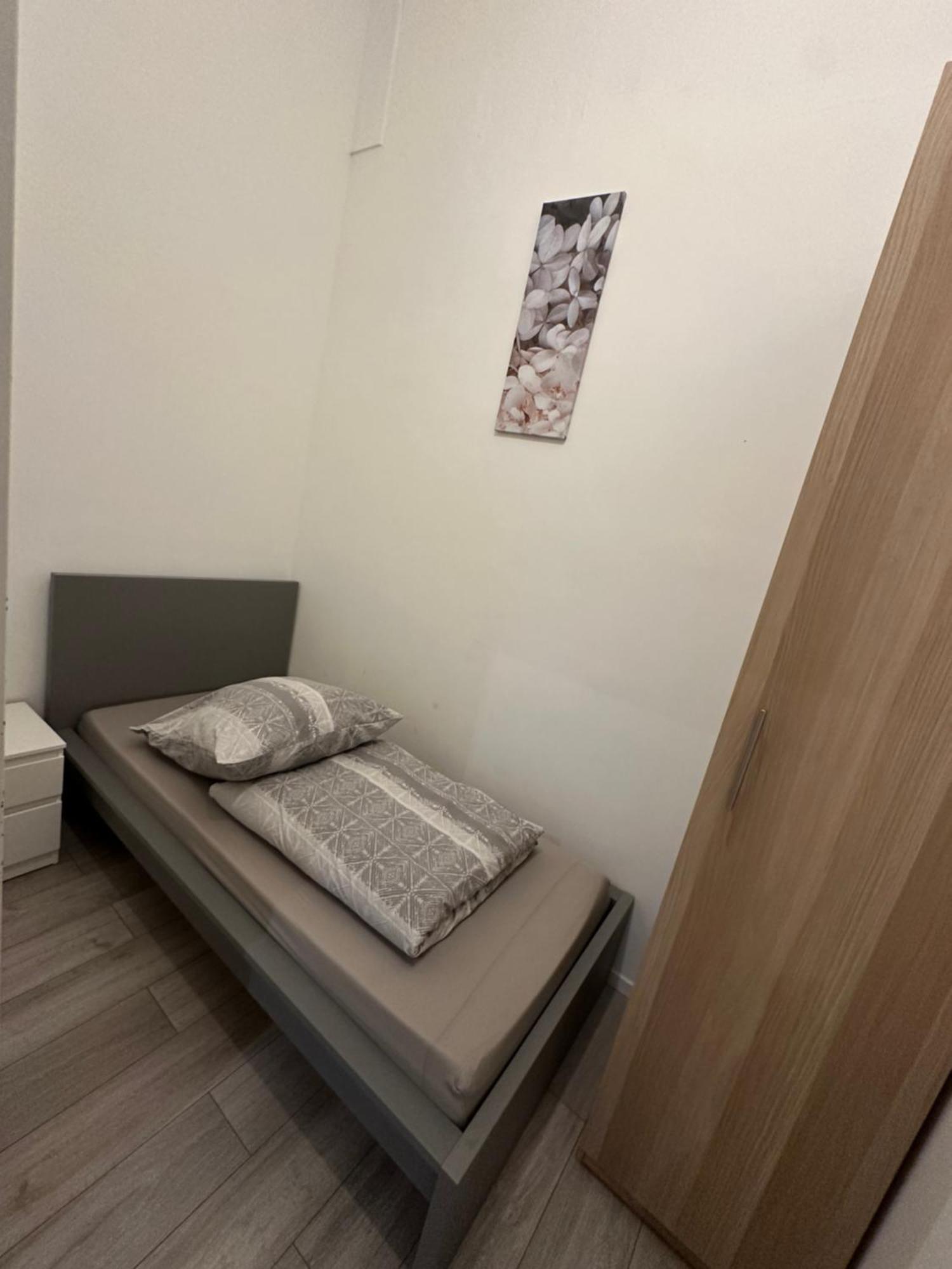 Viersen Schoene Apartments Am Duelkener Bahnhof Bagian luar foto