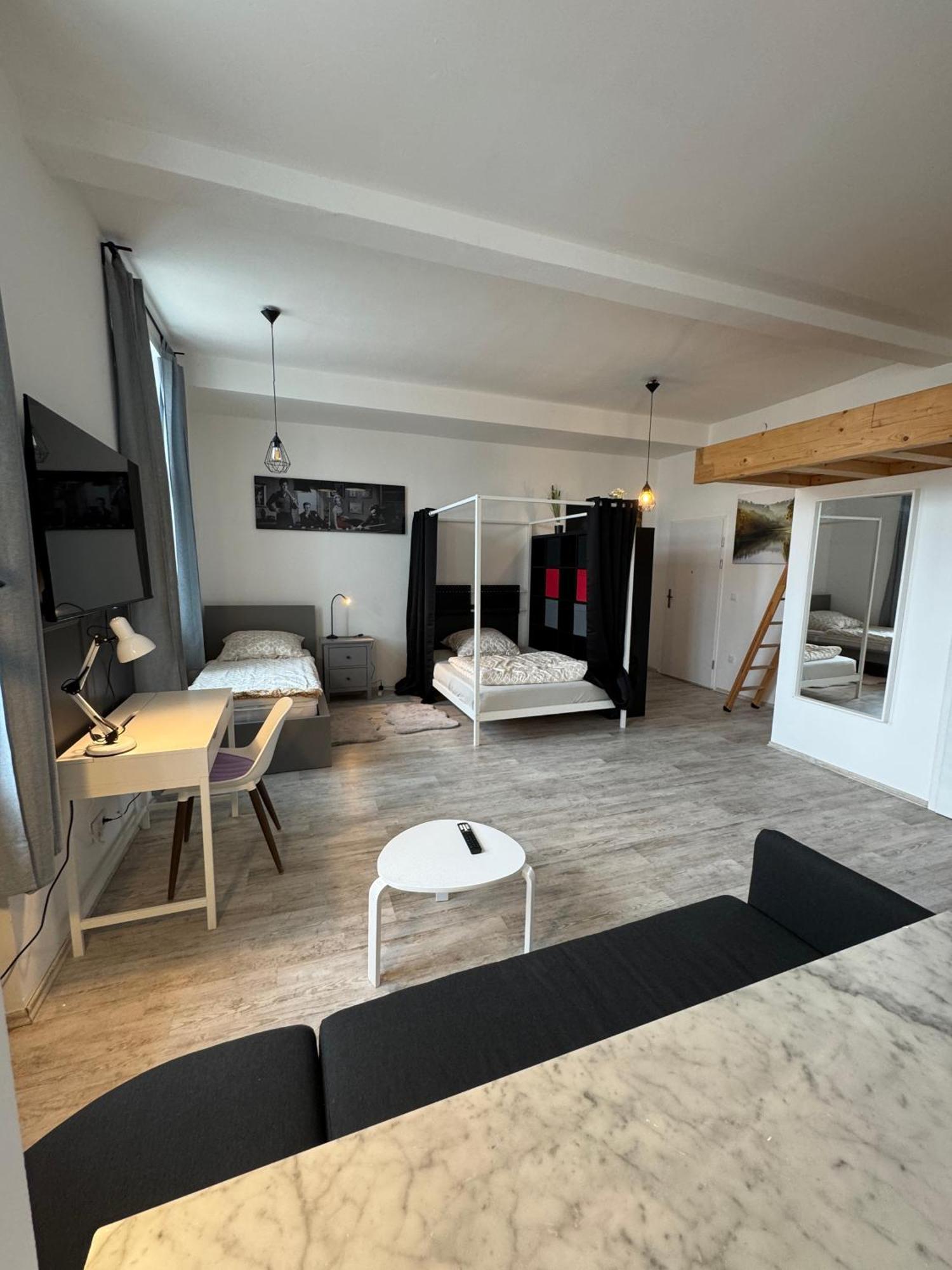 Viersen Schoene Apartments Am Duelkener Bahnhof Bagian luar foto